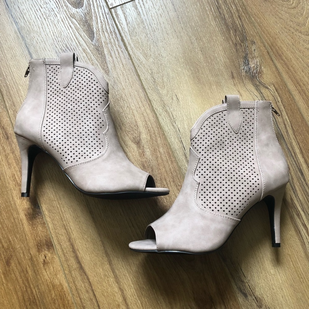Faux suede taupe grey ankle peep toe Boot size 10 shoes
